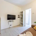 Apartamento Casa Rosa Tre- 45 Quadratmeter Und Parkplatz By Interhome